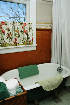 Upstairs Guest Suite #2